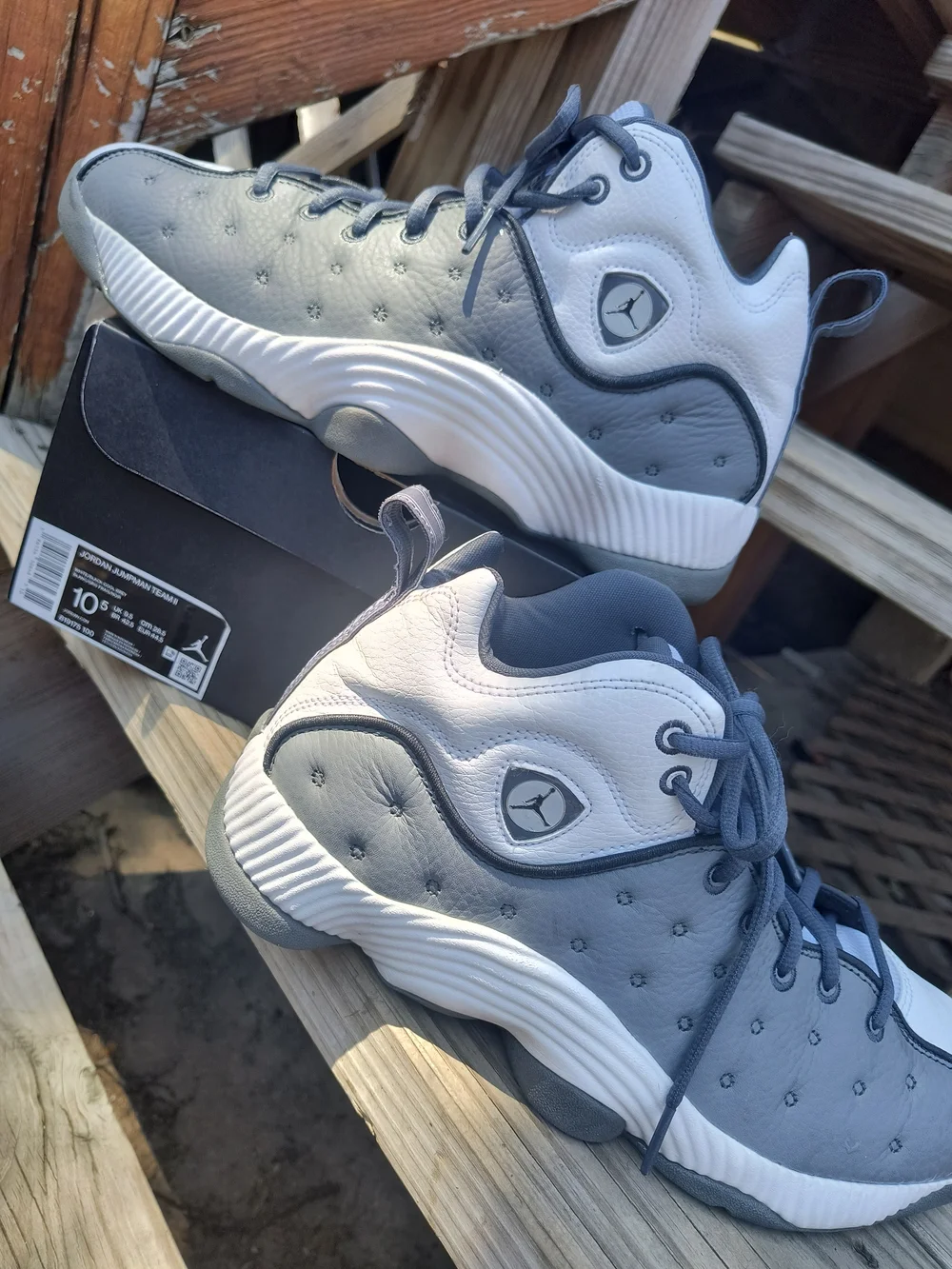 *Like New With box* Jordan Grey and White Mens 10.5